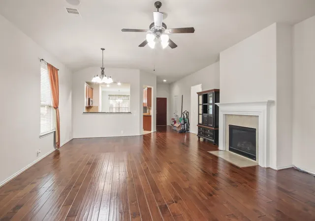 5th image of 16918 Cherokee Lake Ln, Houston, TX 77044 | MLS# 48857027