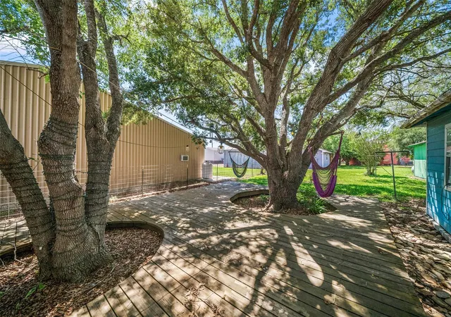 4th image of 307 Center St, Matagorda, TX 77457 | MLS# 81028972