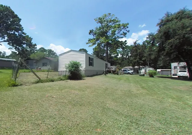 Photo 3 of Single family home for sale at 152 E Oak Shadows, Onalaska, TX 77360 | MLS# 33510627 | Listing updated on 2026-07-31