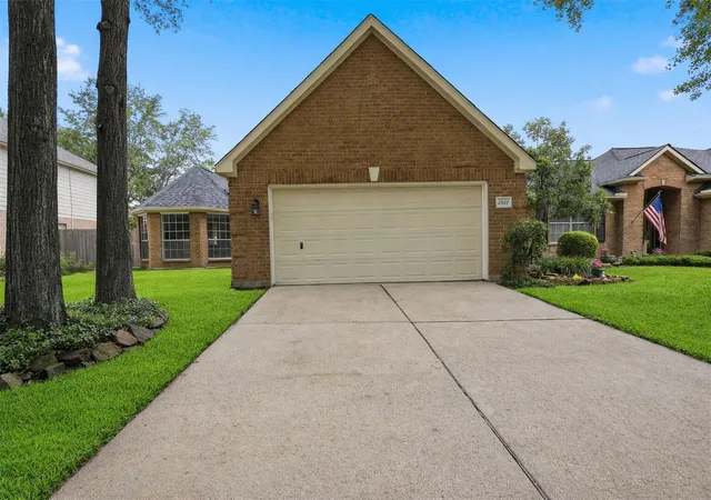 Homes for sale in Kingwood, TX | 1811 Ridgeway Trail, Kingwood, TX 77339 | MLS# 80603648