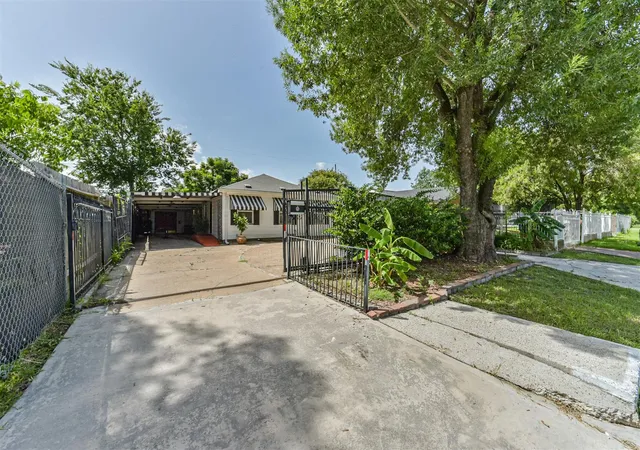 Photo 2 of Single family home for sale at 8064 Milredge St, Houston, TX 77017 | MLS# 66794294 | Listing updated on 2026-08-18