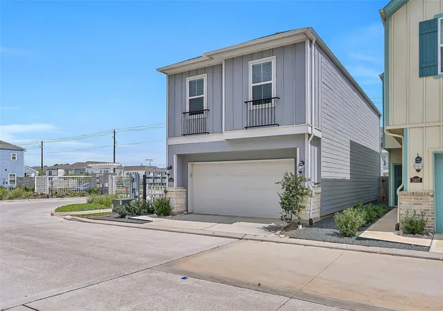 Homes for sale in Kemah, TX | 2403 Bay Breeze Dr, Kemah, TX 77565 | MLS# 38346279