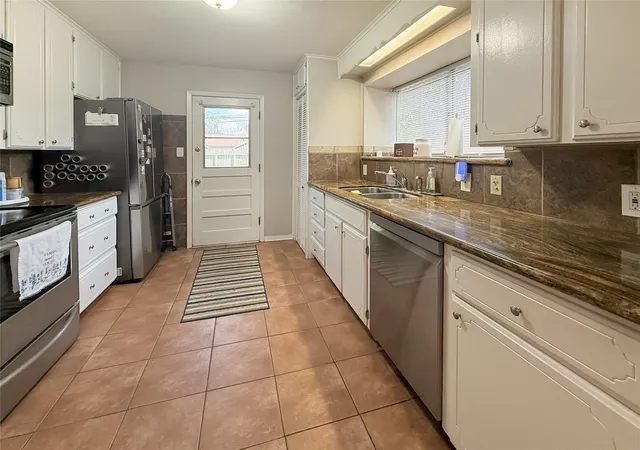 Photo 3 of Single family home for sale at 315 Pine St, Lake Jackson, TX 77566 | MLS# 18704460 | Listing updated on 2026-09-03