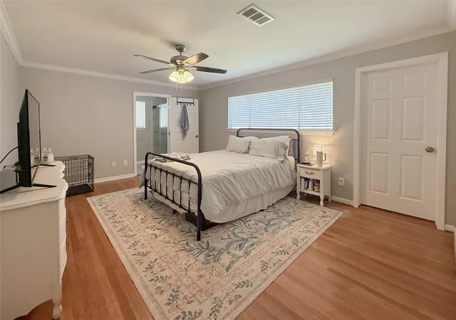 Photo 3 of Single family home for sale at 315 Pine St, Lake Jackson, TX 77566 | MLS# 18704460 | Listing updated on 2026-09-03