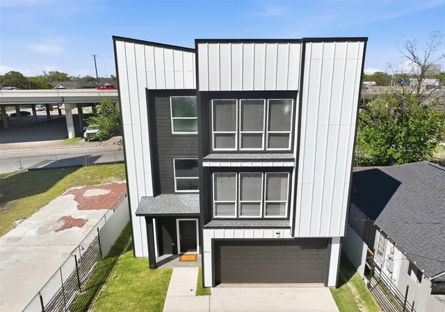 Photo 2 of Single family home for sale at 3411 Nance St, Houston, TX 77020 | MLS# 63788633 | Listing updated on 2026-09-18