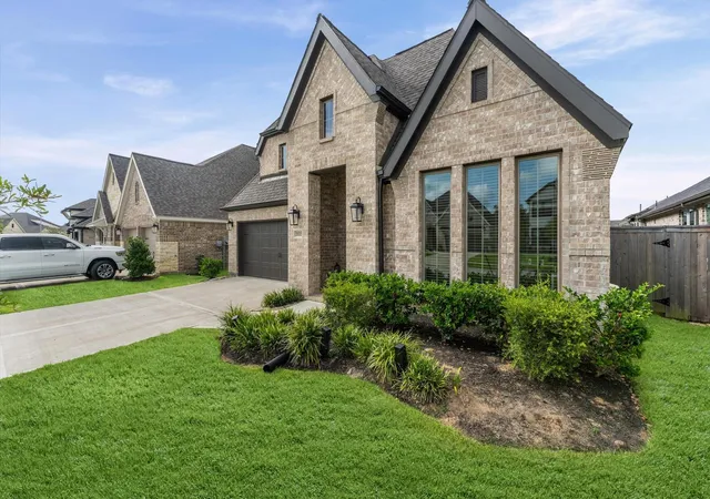 Photo 2 of Single family home for sale at 19315 Stagecoach Breeze Ln, Tomball, TX 77377 | MLS# 70838808 | Listing updated on 2026-07-13
