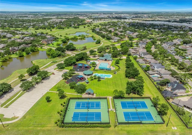 50th image of 3330 Knollcrest Ln, Pearland, TX 77584 | MLS# 26622272