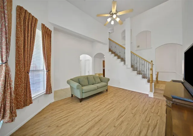 Photo 4 of Townhouse for sale at 3330 Knollcrest Ln, Pearland, TX 77584 | MLS# 26622272 | Listing updated on 2026-09-23