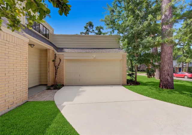 Photo 4 of Single family home for sale at 25027 Barmby Dr, Spring, TX 77389 | MLS# 46327787 | Listing updated on 2026-09-12