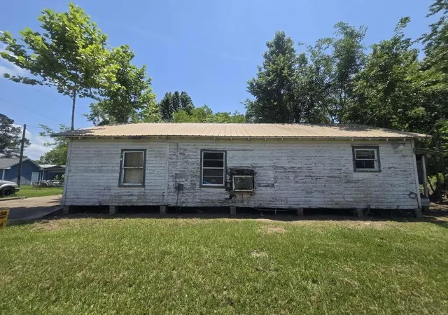Photo 11 of Single family home for sale at 203 Cedar Cir, Daisetta, TX 77357 | MLS# 13195093 | Listing updated on 2026-09-15