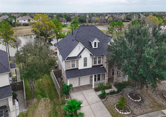 Homes for sale in Pearland, TX | 2211 Signal Hill Dr, Pearland, TX 77584 | MLS# 49518916