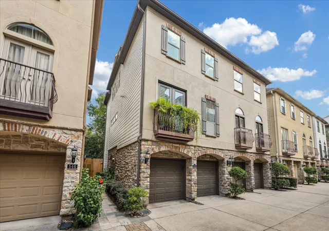1st image of 544 Bomar St, Houston, TX 77006 | MLS# 88021046