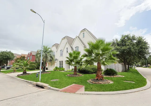 Photo 3 of Single family home for sale at 6423 Oakmont Crk Dr, Spring, TX 77379 | MLS# 45351266 | Listing updated on 2026-09-11