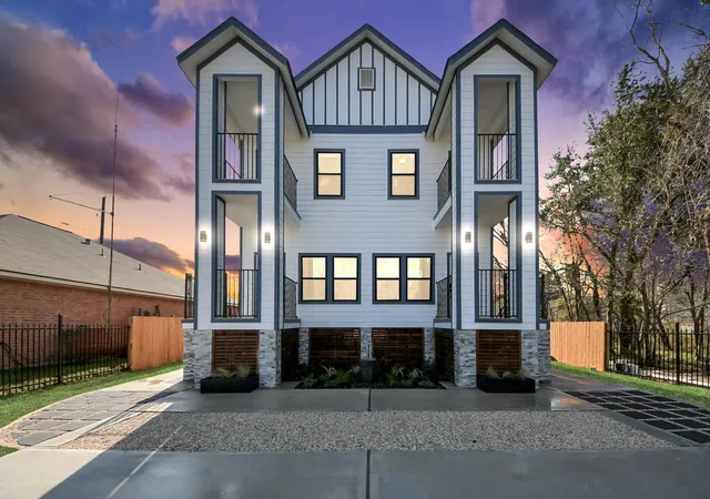 1st image of 5226 Ricky St, Houston, TX 77033 | MLS# 97362374