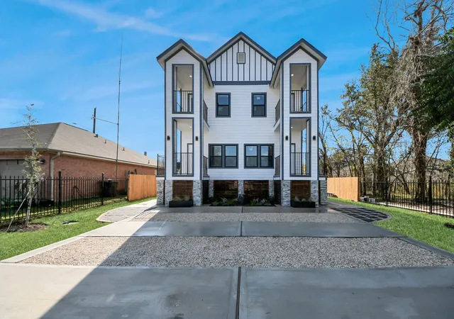 5th image of 5226 Ricky St, Houston, TX 77033 | MLS# 97362374