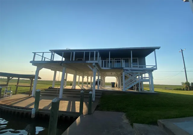 Homes for sale in Freeport, TX | 125 Marlin Ln, Freeport, TX 77541 | MLS# 67364581