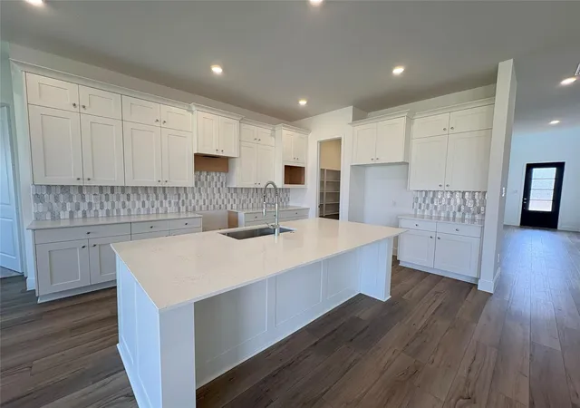 Photo 1 of Sale Pending at 31407 Meadow Run Ln, Fulshear, TX 77423 | MLS# 76605453 | Listing updated on 2026-09-01