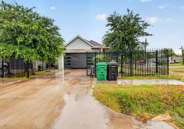 4th image of 3267 Simmons St, Houston, TX 77004 | MLS# 91898117