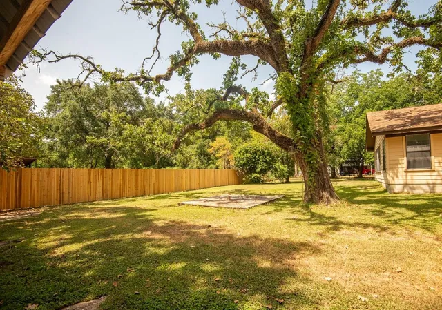 Photo 2 of Single family home for sale at 211 Brantley Ln, Magnolia, TX 77354 | MLS# 91604271 | Listing updated on 2026-09-07