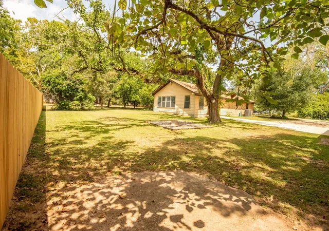 Photo 3 of Single family home for sale at 211 Brantley Ln, Magnolia, TX 77354 | MLS# 91604271 | Listing updated on 2026-09-07