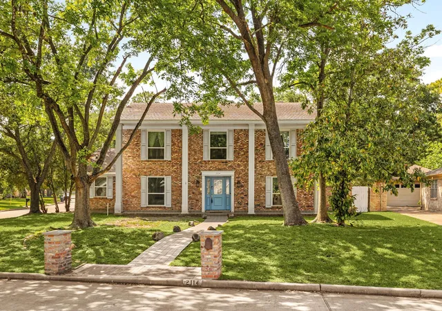 Homes for sale in Houston, TX | 2114 Briargreen Dr, Houston, TX 77077 | MLS# 4664294