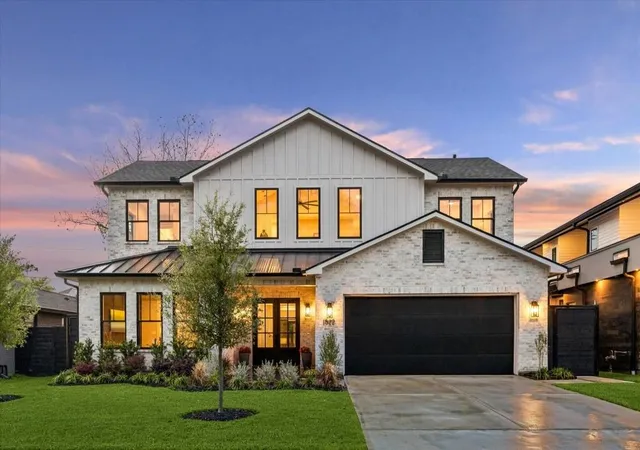 Photo 1 of Single family home for sale at 1522 Thornton Rd, Houston, TX 77018 | MLS# 79611442 | Listing updated on 2026-08-16