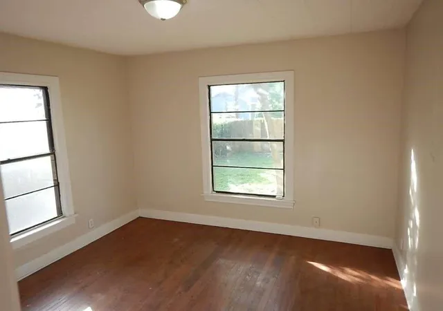 Photo 4 of Single family home for sale at 7306 Garden St, Houston, TX 77012 | MLS# 62049545 | Listing updated on 2026-09-17