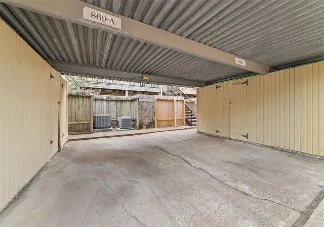 2nd image of 869 Wax Myrtle Ln, Houston, TX 77079