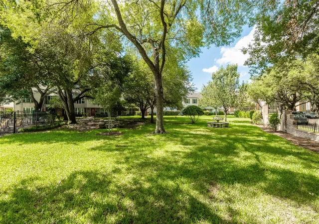 2nd image of 869 Wax Myrtle Ln #A, Houston, TX 77079 | MLS# 92991639