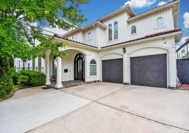 1st image of 3213 Mcculloch Cir, Houston, TX 77056 | MLS# 10976132