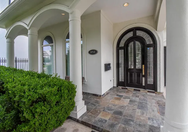 3rd image of 3213 Mcculloch Cir, Houston, TX 77056 | MLS# 10976132