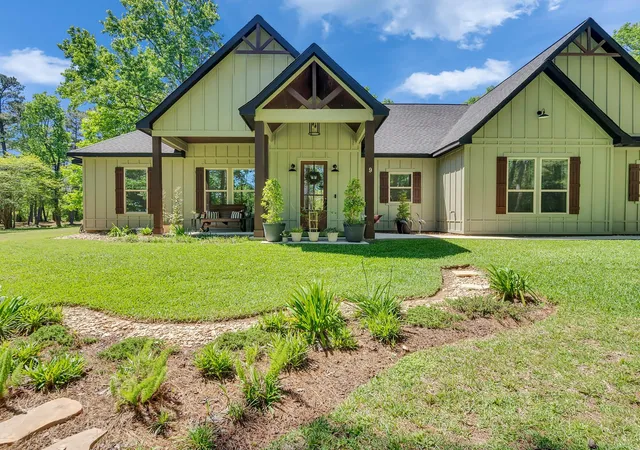 Homes for sale in New Waverly, TX | 9 Prescott Dr, New Waverly, TX 77358 | MLS# 62435951