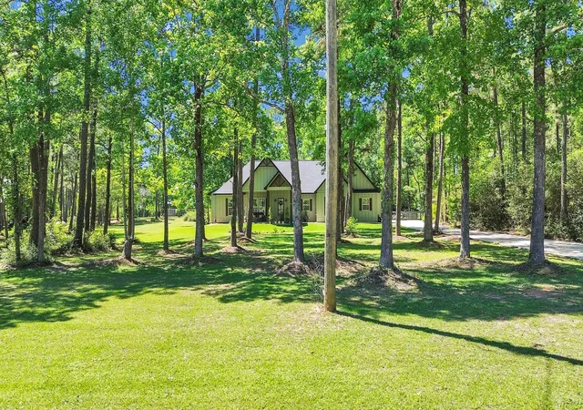 Homes for sale in New Waverly, TX | 9 Prescott Dr, New Waverly, TX 77358 | MLS# 62435951