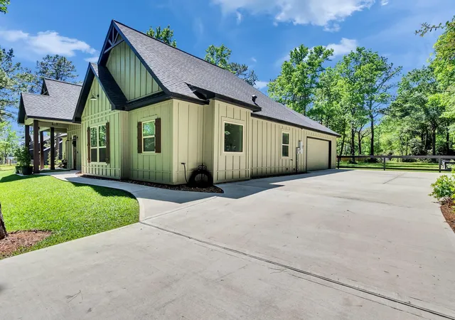 Homes for sale in New Waverly, TX | 9 Prescott Dr, New Waverly, TX 77358 | MLS# 62435951