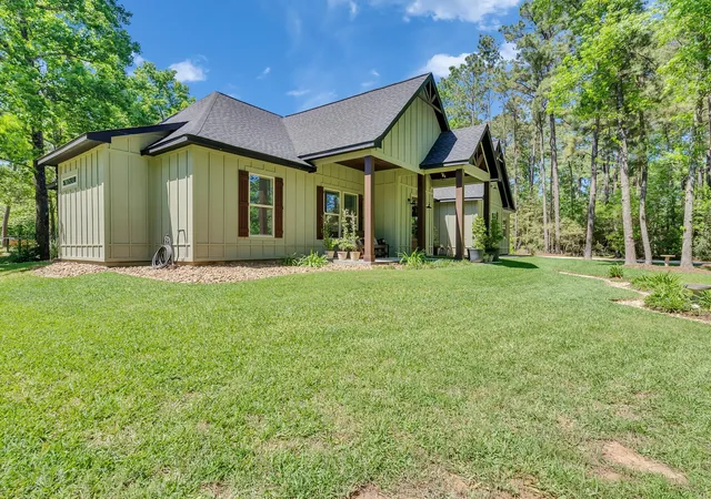 Homes for sale in New Waverly, TX | 9 Prescott Dr, New Waverly, TX 77358 | MLS# 62435951