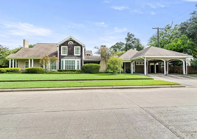 2nd image of 204 Ridgeland St, Beaumont, TX 77706 | MLS# 42398073