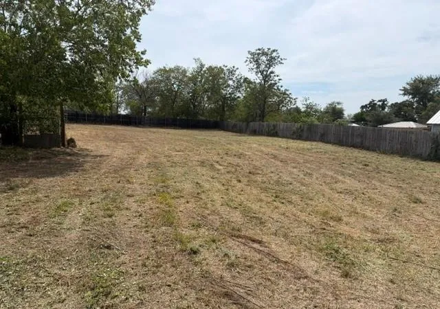 3rd image of 707 W Madison St, Elgin, TX 78621 | MLS# 15842477