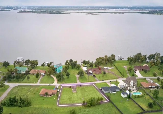 Photo 1 of Land for sale at 523 S Burnett Dr, Baytown, TX 77520 | MLS# 91867668 | Listing updated on 2026-07-31