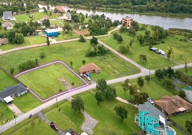Photo 3 of Land for sale at 523 S Burnett Dr, Baytown, TX 77520 | MLS# 91867668 | Listing updated on 2026-07-31