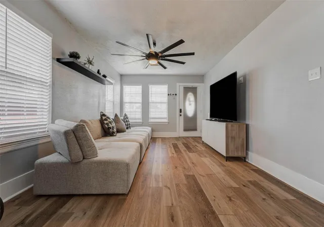 Photo 3 of Single family home for sale at 3205 Eastex Fwy, Houston, TX 77026 | MLS# 79969354 | Listing updated on 2026-09-01