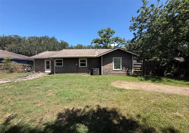 18th image of 2631 N Camp Cir, La Marque, TX 77568 | MLS# 73113019