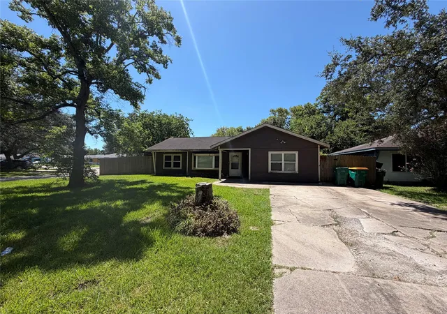1st image of 2631 N Camp Cir, La Marque, TX 77568 | MLS# 73113019