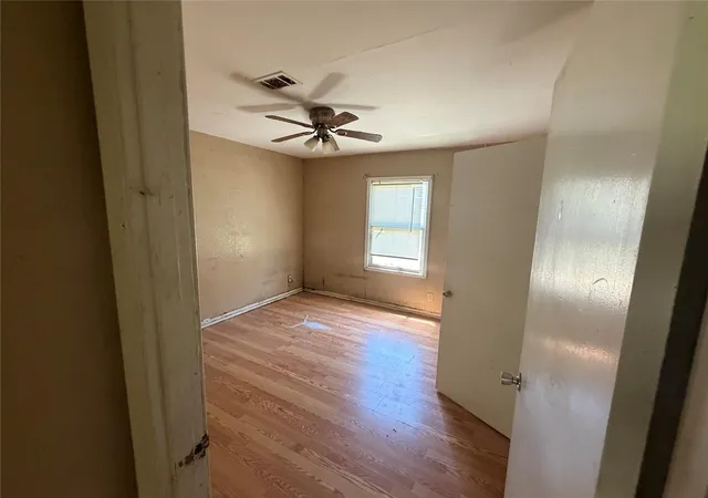 5th image of 2631 N Camp Cir, La Marque, TX 77568 | MLS# 73113019