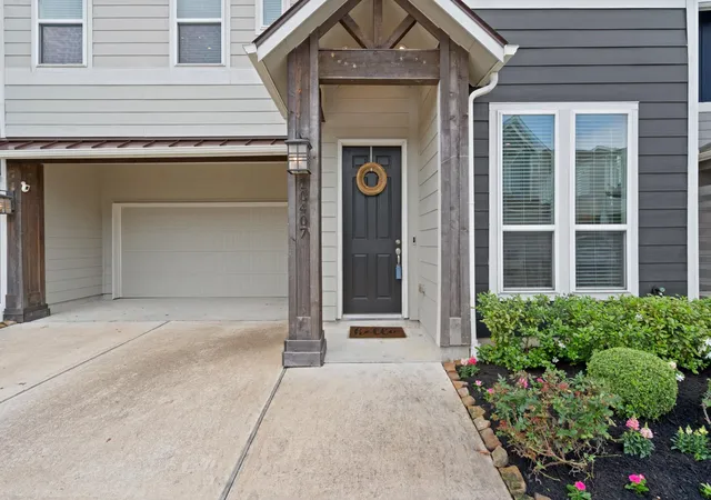 Photo 2 of Single family home for sale at 10407 Tranquil Cove Dr, Houston, TX 77043 | MLS# 77457379 | Listing updated on 2026-08-28