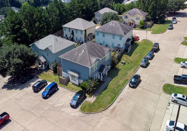 4th image of 134-136 Sendero Dr, Huntsville, TX 77340 | MLS# 28502165