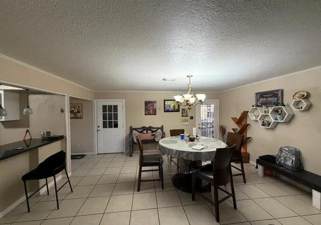 3rd image of 626 Saddle Rock Dr, Houston, TX 77037 | MLS# 13301106