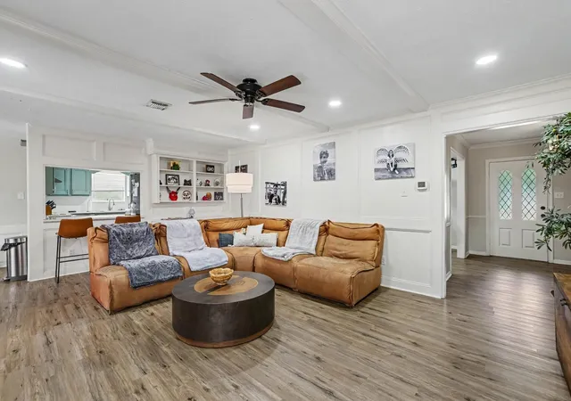 Photo 3 of Single family home for sale at 5823 Havenwoods, Houston, TX 77066 | MLS# 98317012 | Listing updated on 2026-09-04