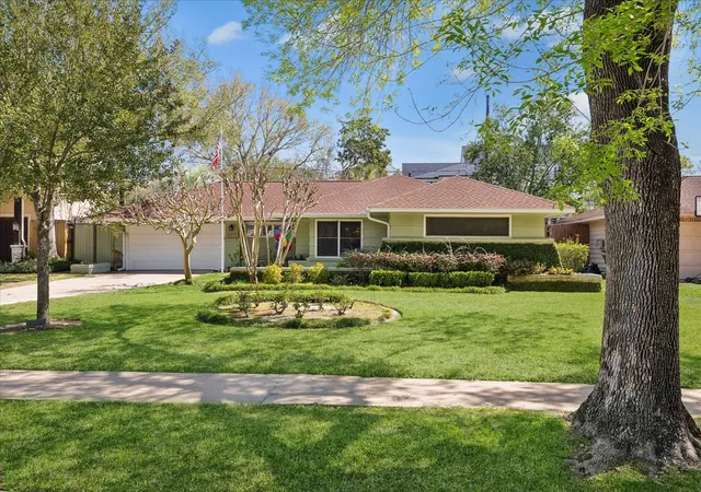 Photo 2 of Single family home for sale at 8611 Ferris Dr, Houston, TX 77096 | MLS# 24824831 | Listing updated on 2026-08-31