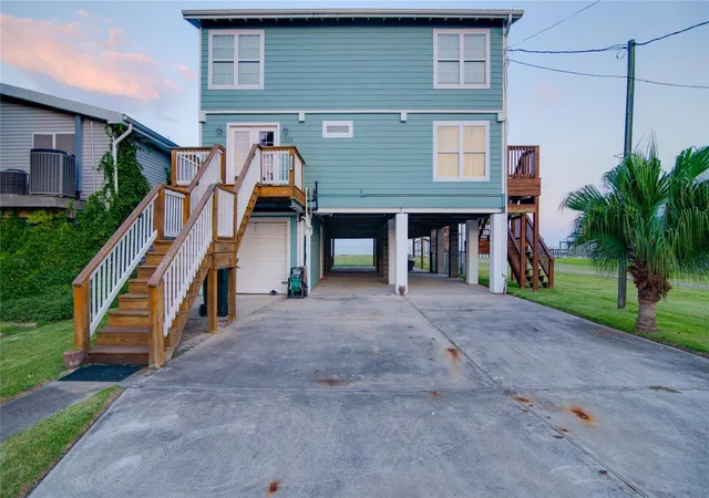 2nd image of 1309 8th St, Dickinson, TX 77539 | MLS# 2189078