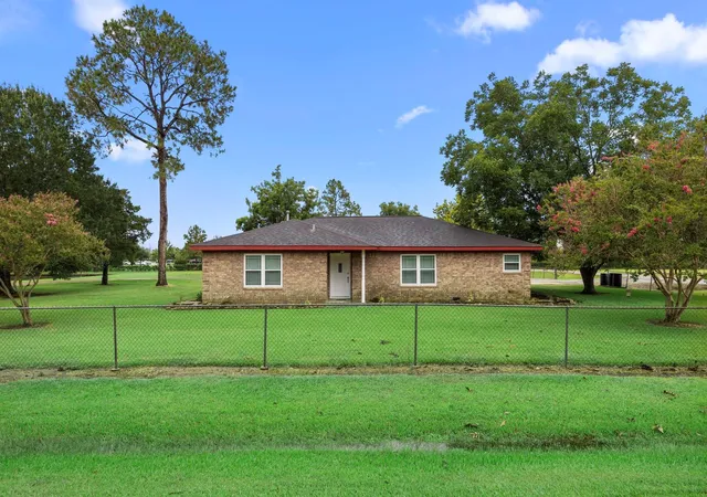 2nd image of 915 Sycamore Rd, Richmond, TX 77469 | MLS# 10242056